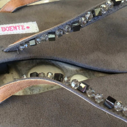 Flip Flop Sandal Fabric Embroidery Hematite Glass Beads | Fabiana Boente