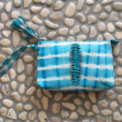 Pouch Clutch Light Blue Sheepskin Leather Carved Batik Pattern | Fabiana Boente Promo