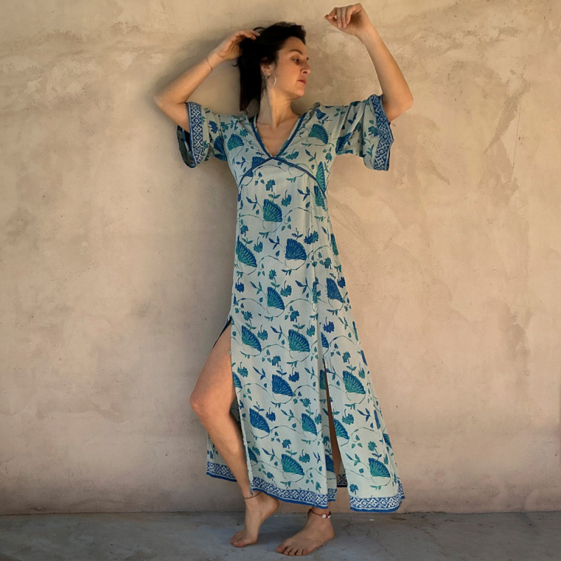 Abito Lungo Bohémien Stampa Gingko Azzurro Rayon Voîle Spacchi | Fabiana Boente Abito Lungo Bohémien Stampa Gingko Azzurro Rayon Voîle Spacchi | Fabiana Boente